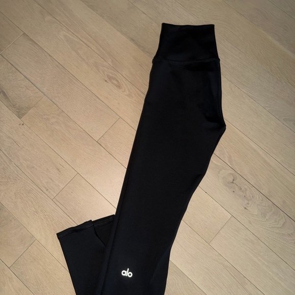 ALO Yoga High Waist Airlift Black Leggings Size Small - Picture 5 of 5